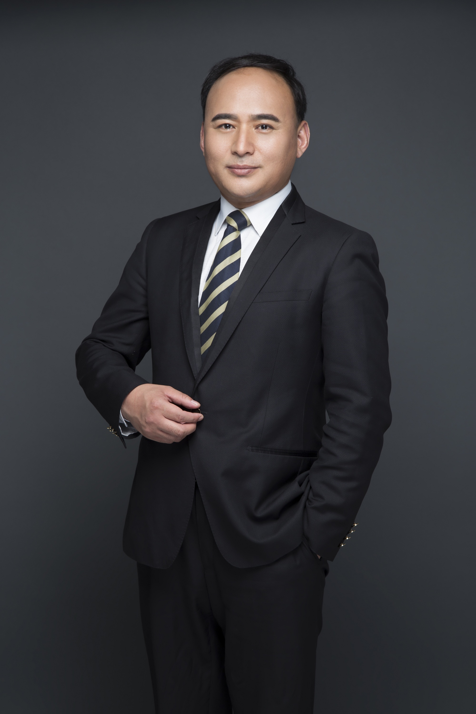 凌月青 灯光与摄影艺术负责人
